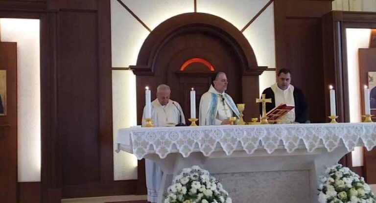 المطران عون احتفل بعيد سلطانة الحبل بلا دنس وذكرى تأسيس الأخوية في مار بطرس جبيل