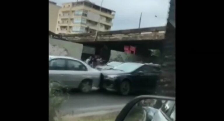 بالفيديو – حادث سير بين 6 سيارات في جونية وسقوط جرحى