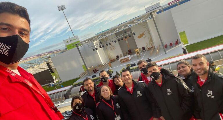 خاص – بالصور – فريق كاريتاس لبنان  في قبرص لتنظيم قداس البابا