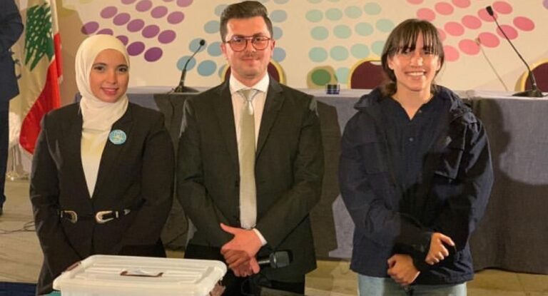 البرلمان الشبابي النموذجي انتخب هيئة مكتبه ورؤساء اللجان ومقرريها