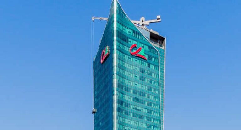 فضيحة كبيرة لموظف في مصرف لبناني.. سحب ٣٠٠ ألف دولار من الخزنة وغادر لبنان