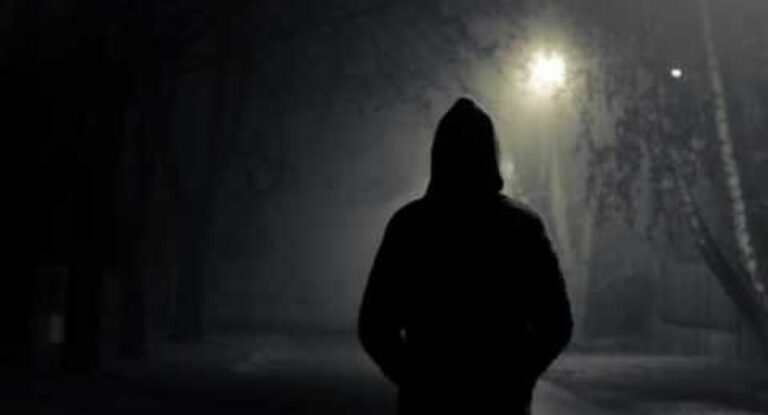 الخريف والاكتئاب الموسمي.. متى تزور الطبيب؟