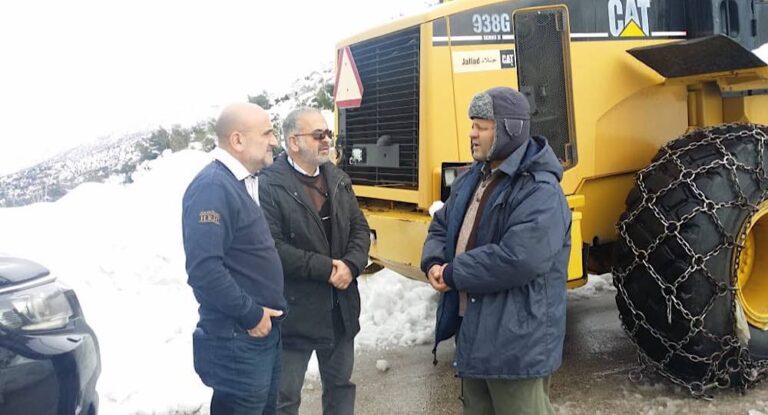 جولة لأبي رميا على جرود جبيل للإطلاع على وضع الطرقات وتقديم المساعدة