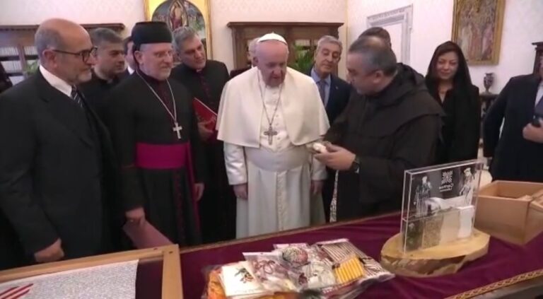 بالفيديو-كاريتاس لبنان برئاسة المطران عون بزيارة للبابا فرنسيس في الفاتيكان