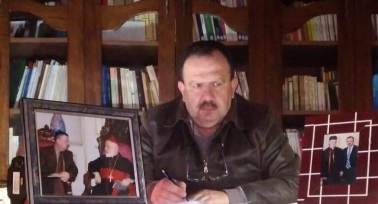 بين مرارة الدهر وتجارة العهر