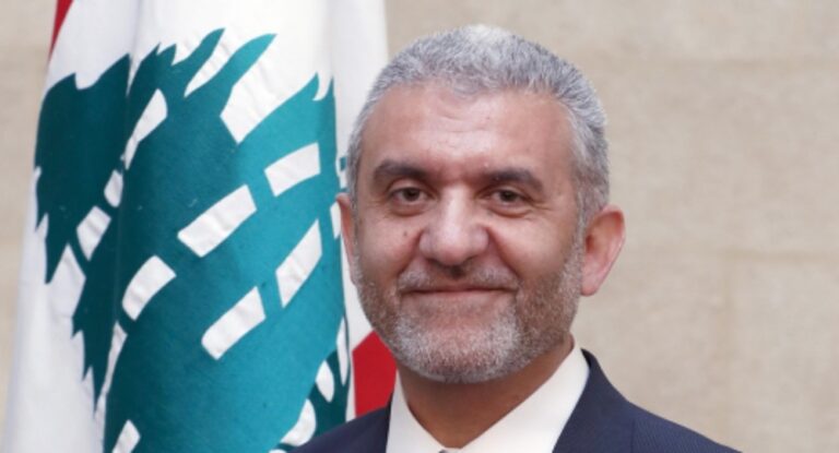 وزير العمل ينفي:لا صحة للانباء عن إقفال المؤسسات والاعمال غدا