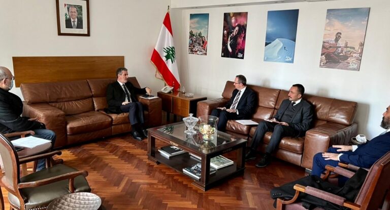 نصّار بحث مع السفير التركي جدول أعمال الزيارة المرتقبة إلى اسطنبول والتقى وفد مصنعي النبيذ اللبناني