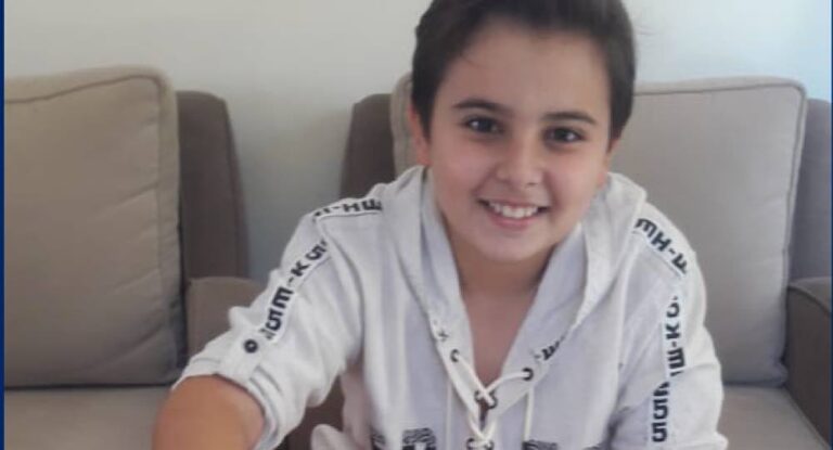 الصورة الاولى بعد ⁧‫تحرير‬⁩ الطفل راين كنعان من الخاطفين