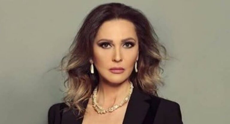 إعتراض كبير من رولا حمادة على مجمّع ال ABC.. فما علاقة الحجاب؟