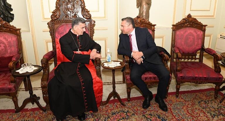 بالصور – زيارة المرشح عن المقعد الماروني في جببل عبده أبي خليل للبطريرك الراعي