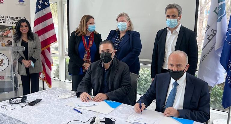 بالصور-إطلاق برنامج “تعزيز سبل العيش المستدامة” الممول من الوكالة الأميركية للتنمية الدولية في قضاء جبيل