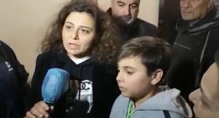 بالفيديو – والدة راين كنعان تروي تفاصيل حادثة خطفه وتشكر الله على عودته سالماً.