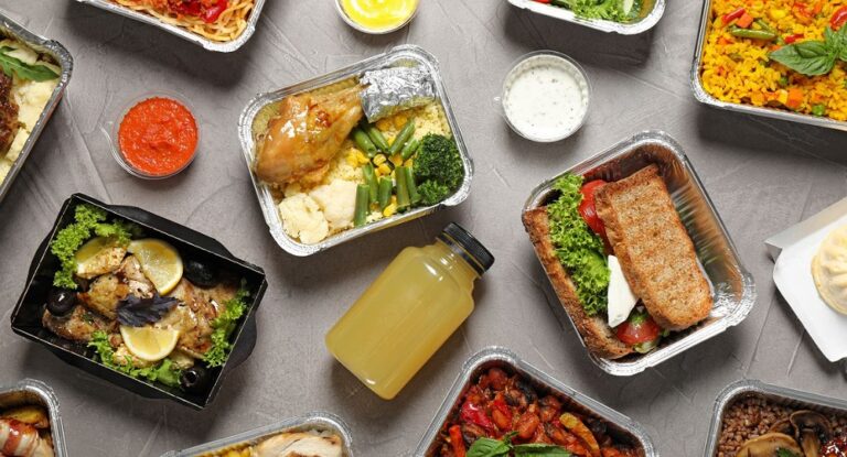 بالصورة – كارثة صحيّة.. تسمّم أكثر من ٥٠ شخص من مطعم مشهور!