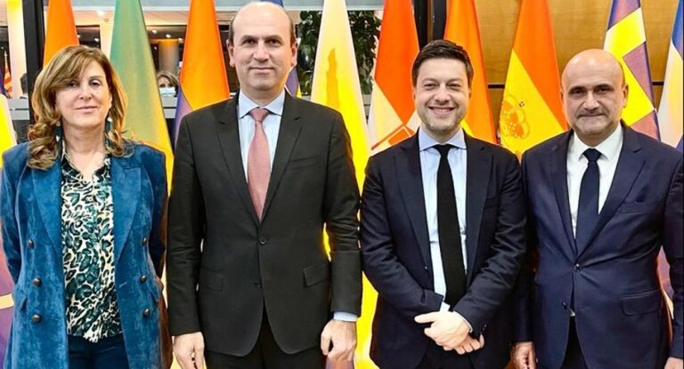 أبي رميا يلتقي عمدة مارسيليا