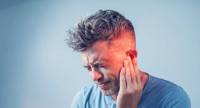 احذروا انسداد الأذن.. قد يكون من أعراض السرطان..إليكم التفاصيل