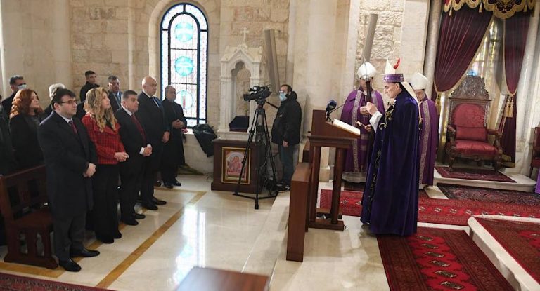 خاص-بالصور : القنصل الشبير شارك في قداس الأحد في بكركي وعقد خلوة مع البطريرك الراعي