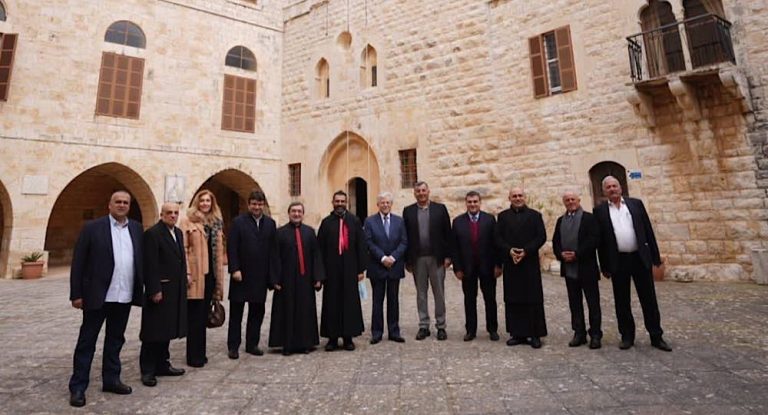 بالفيديو-كنعان في عيد القديس مار يوحنّا مارون: “هيدي أرضنا وهيدا تاريخنا”