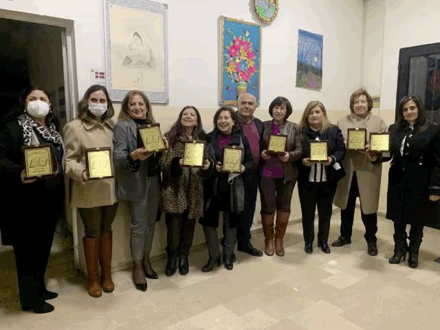 بالصور-مدرسة عمشيت الرسمية تكرم الأساتذة لمناسبة عيد المعلم