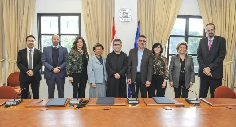 تعاون بين جامعة الروح القدس والمؤسسة المارونية للانتشار والجمعية اللبنانية الكندية لتقنيات المعلوماتية