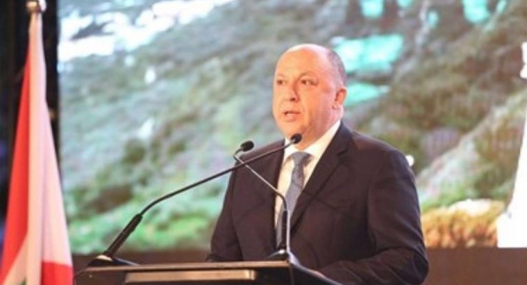 يونان يحل أزمة النفايات في بلدة مغدوشة…