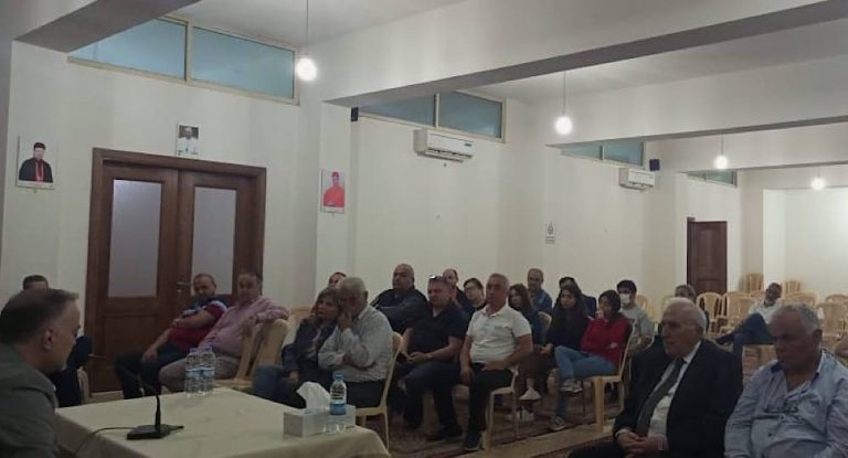 نوفل نوفل في لقائه مع اهالي الكفر: صوتوا لسعادتكم لا لسعادته.