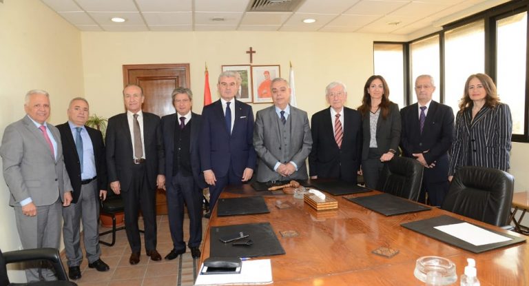 الأب نعمة الله الهاشم في زيارة للرابطة المارونية