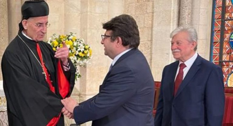 بول كنعان يزور الراعي وسبيتيري ويضع “تجمّع موارنة من أجل لبنان” في تصرفهما تحضيرا لزيارة البابا