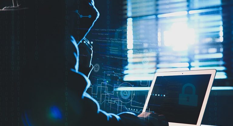 من لبنان إلى دولة أوروبية… ابتزّها بنشر فيديو غير لائق لها