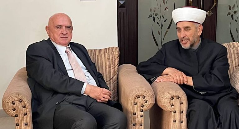 خاص-المرشح إميل نوفل زار الشيخ غسان اللقيس معايداً وأمور جبيلية تبحث .