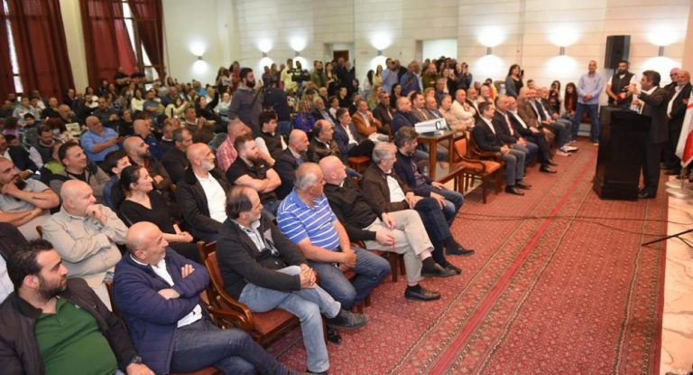 بالصور – الحواط من جاج: “هل من أحد خدم إسرائيل أكثر من ح ز ب الله؟”