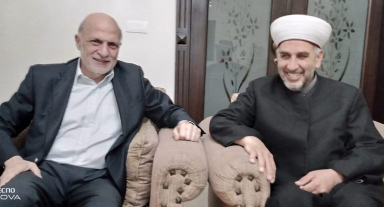 بالصورة – وليد الخوري في زيارة معايدة للشيخ اللقيس