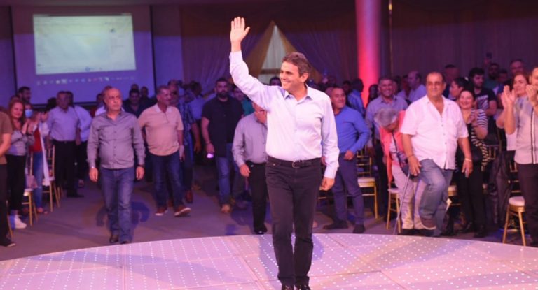 الحوّاط مهنئاً طلاب الـ”USJ”: لبنان سيخرج بفضل ثباتكم من النفق المظلم