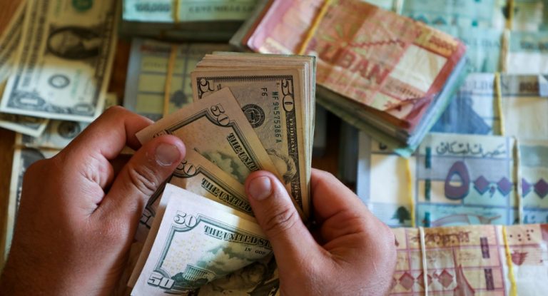 كيف إفتتح دولار السوق السوداء صباح العيد؟