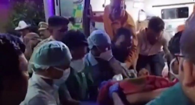 بالفيديو.. إنقاذ طفل يبلغ عشر سنوات من بئر علق فيها أربعة أيام