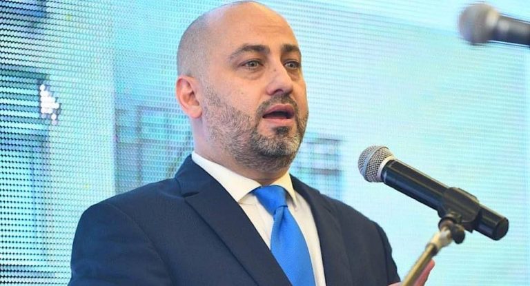 قصة نجاح فراس المولوي من لبنان إلى الامارات