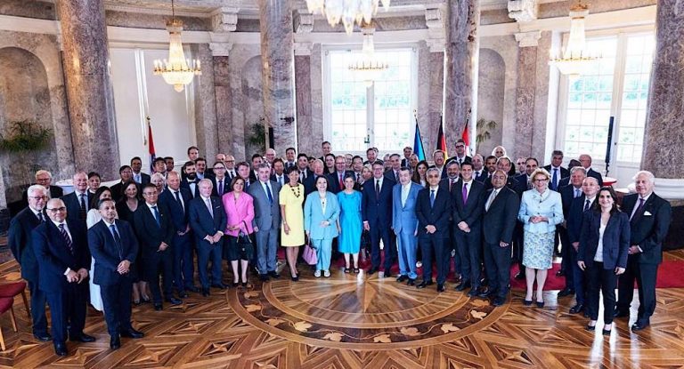 القنصل مروان كلّاب عميدا” للسلك القنصلي الفخري ونائب عميد السلك القنصلي العام في ولاية هسن في ألمانيا