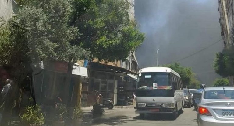 بالفيديو – لحظة انفجار مولد كهربائي وخزاني مازوت في محلة قصقص – بيروت