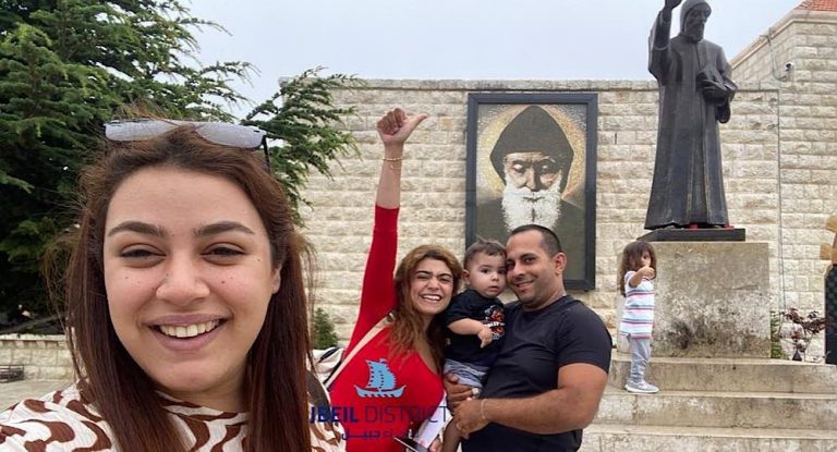 خاص – بالفيديو والصّور: مار شربل يعيد الطفل جون إبن بلدة قرطبا إلى الحياة.. وإشارة الصليب في رأسه.