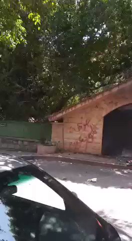 بالفيديو: إحراق إطارات أمام منزل سليم صفير