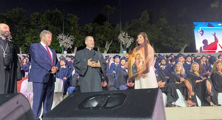 افرام: أمام نقطة اللاعودة علينا استعادة القيم والإصلاح الشامل