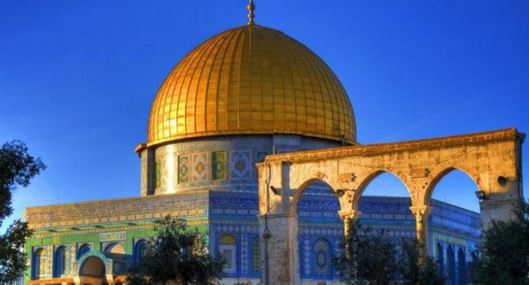 القدس تَوأمُ العواصم العربية ومَقصِدُ الحجّ والزيارة بلا قيود لجميع المؤمنين