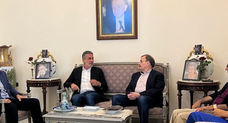 بالصور – وزير السياحة يجول على الأماكن السياحية والأثرية والتراثية لمدينة صيدا ومغدوشة