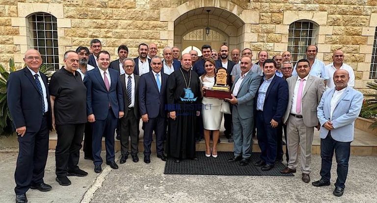 خاص-بالصور :حضور خجول لمخاتير قضاء جبيل في تهنئة ابن القضاء الأباتي هادي محفوظ