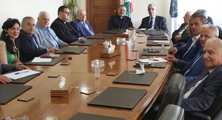 المونسينيور جوزف سبيتيري في زيارة للرابطة المارونية