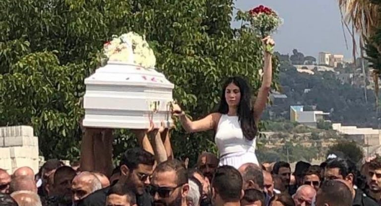 خاص – بالفيديو: بدموع وأسى.. جبيل تودّع إبنها أندرو