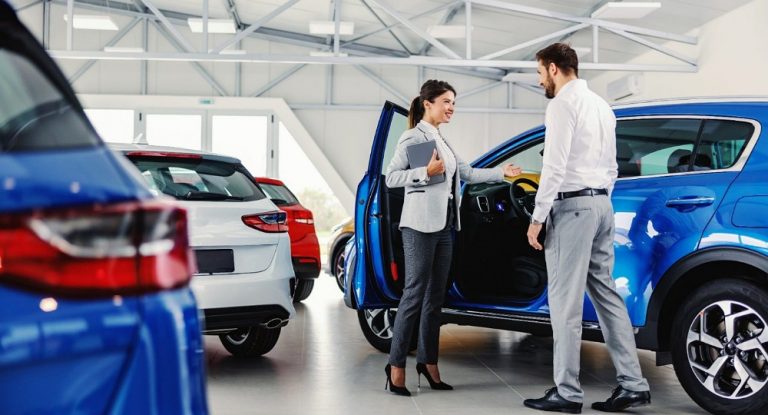 هجمة على شراء السيارات والادوات الكهربائية