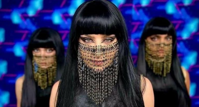 فرقة ميّاس تستعرض “تمثال الشهداء” وتبهر العالم.. فيديو تستحقون مشاهدته!