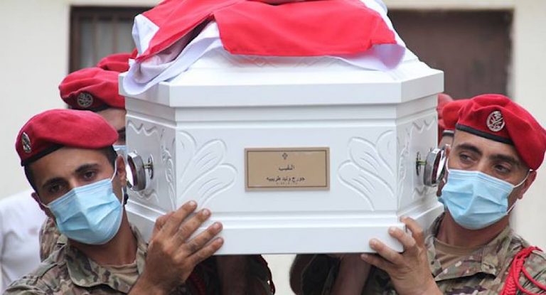 بالصور-الجيش اللبناني وأهالي المجدل يوّدعون  النقيب  جورج طربيه في مأتمٍ مهيب