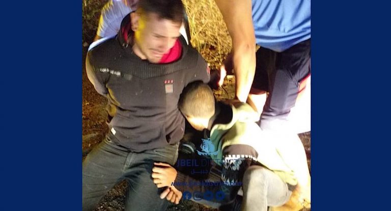 خاص – بالصور: بالجرم المشهود توقيف سارقي الكابلات الكهربائية في غلبون.