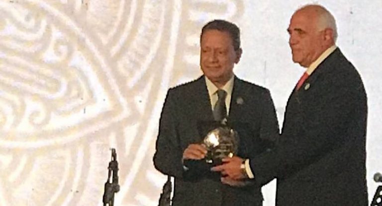 المجلس الاعلى لتنظيم الاعلام في مصر كرم النقيب جوزيف القصيفي وعددا من النقباء العرب